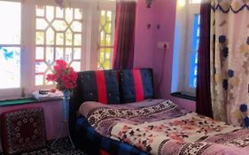 Habib Guest House Tangmarg India